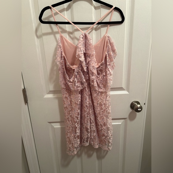 Beautiful Lace Short Dress - Picture 4 of 13